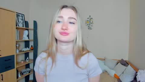 Snapshot of kaceyeichel chatting on May 2026 07:57:02 AM Alice online show from May 2026 07:57:02 AM