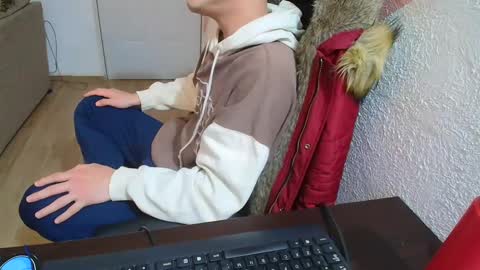 Snapshot of kael_art_d chatting on December 2024 04:47:02 AM kael_art_d online show from December 2024 04:47:02 AM