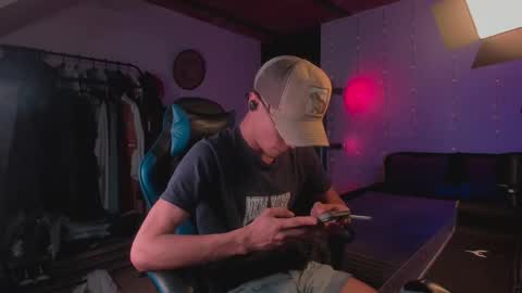 Kael Owens online show from December 2025 06:02:01 PM