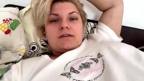 Snapshot of kaelia_daniel chatting on September 2025 11:26:01 AM Kaelia and Daniel online show from September 2025 11:26:01 AM