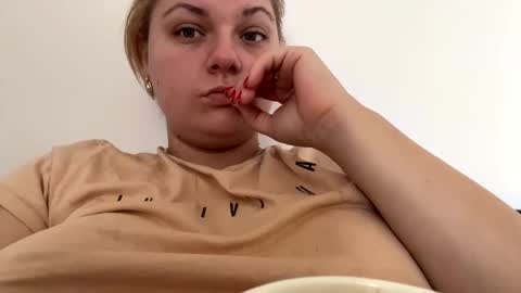 Snapshot of kaelia_daniel chatting on October 2025 09:18:02 AM Kaelia and Daniel online show from October 2025 09:18:02 AM