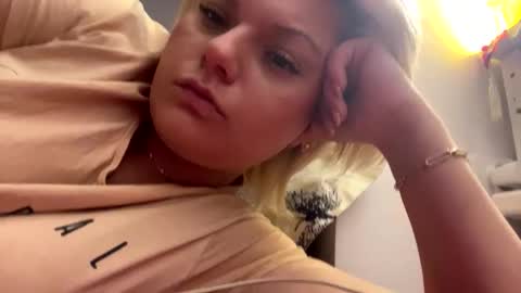 Snapshot of kaelia_daniel chatting on October 2025 06:08:02 PM Kaelia and Daniel online show from October 2025 06:08:02 PM