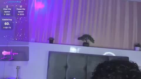 Kai online show from November 2025 08:00:01 PM