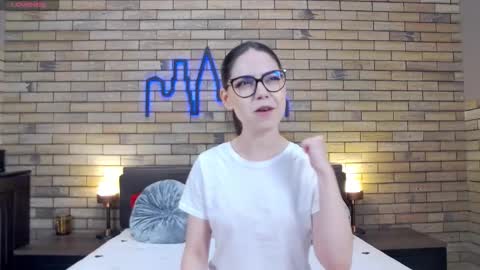 Kaila Lewis online show from September 2025 06:43:02 PM