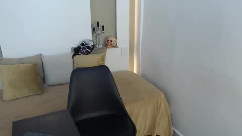 Karina online show from October 2025 03:02:02 PM