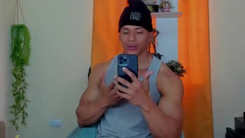 Snapshot of kale_tomson chatting on January 2025 06:39:01 PM kale thomson online show from January 2025 06:39:01 PM