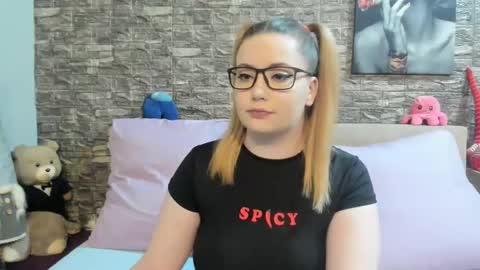 Snapshot of kalindahot chatting on May 2026 06:04:01 PM kalindahot online show from May 2026 06:04:01 PM