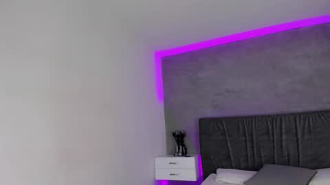 Carolina   online show from December 2024 03:47:02 PM