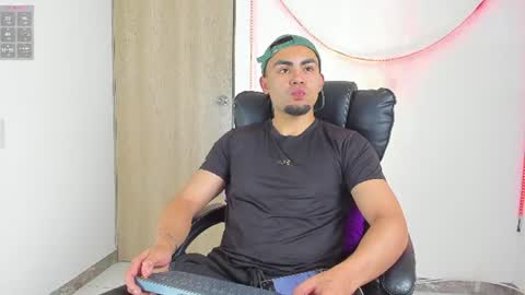 Snapshot of kalivan_voinesscu chatting on July 2026 07:50:01 AM K A L I online show from July 2026 07:50:01 AM