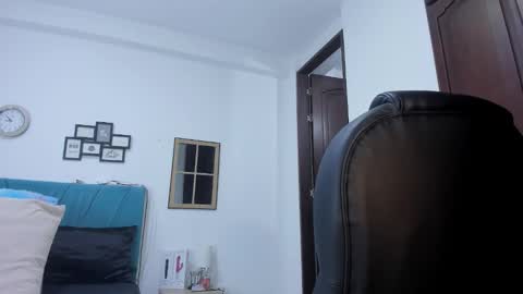 Kamilalopez online show from September 2025 10:02:01 PM