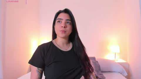 Snapshot of kamilabetancourt chatting on May 2026 12:54:02 PM Kamila Betancourt online show from May 2026 12:54:02 PM