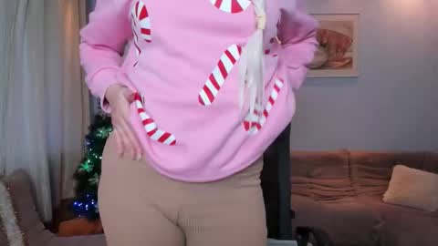 Camila online show from December 2025 06:19:01 AM