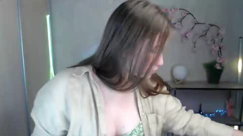 Snapshot of kamilla_love_ chatting on May 2026 01:29:02 PM kamilla_love_ online show from May 2026 01:29:02 PM