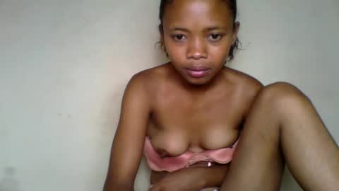 kamillah69 online show from December 2025 03:00:02 AM