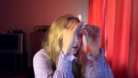 Snapshot of kandislaski chatting on August 2026 04:05:02 PM Lizzie online show from August 2026 04:05:02 PM