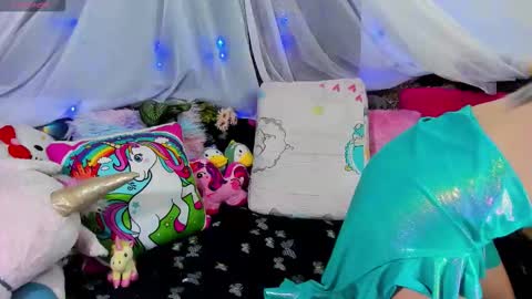 hello  Im Danni online show from November 2025 12:49:01 PM