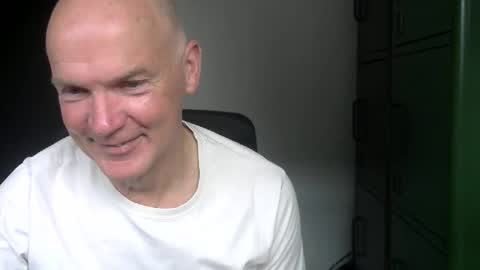 Robbie online show from April 2026 02:44:01 PM