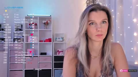 Julia online show from February 2025 09:06:02 PM