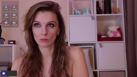 Julia online show from April 2026 08:28:02 PM