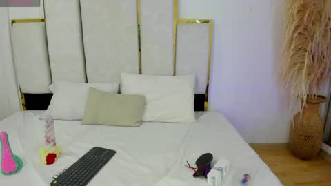 Snapshot of karen_smitth chatting on April 2026 03:06:01 AM Karen online show from April 2026 03:06:01 AM