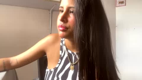 kariina candy and fox online show from June 2026 03:31:02 PM