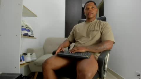 Snapshot of karimthompson chatting on May 2026 03:00:02 AM Karim online show from May 2026 03:00:02 AM