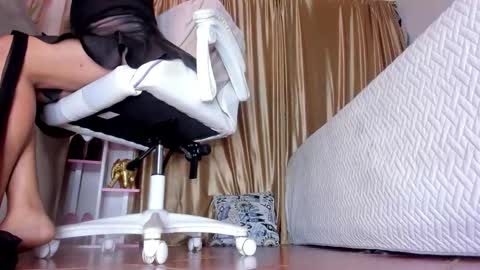 KARINA online show from November 2025 09:19:02 AM