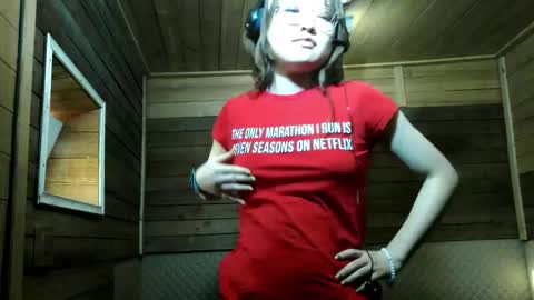 Snapshot of karindesisto chatting on November 2025 03:42:02 AM Elisa online show from November 2025 03:42:02 AM