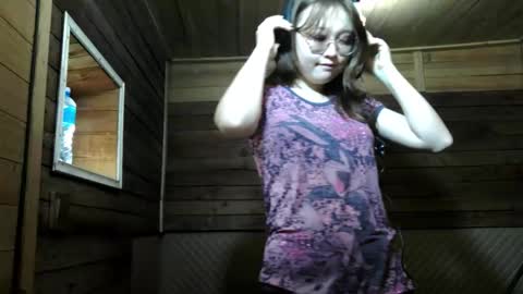 Snapshot of karindesisto chatting on December 2025 04:18:02 AM Elisa online show from December 2025 04:18:02 AM