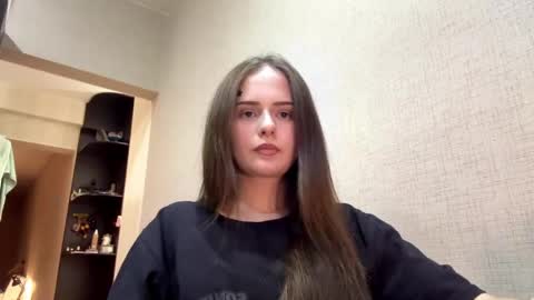 Snapshot of karinecheverton chatting on May 2026 01:50:01 PM Lilu online show from May 2026 01:50:01 PM