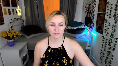 Snapshot of karinella_x chatting on March 2025 09:11:02 PM Karina online show from March 2025 09:11:02 PM