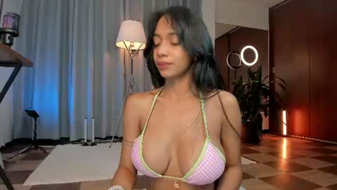 Snapshot of karinnixx chatting on June 2026 04:42:01 PM Karin online show from June 2026 04:42:01 PM