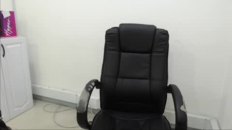 karla_cg online show from April 2026 03:50:02 PM