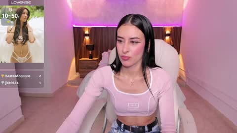 Snapshot of karlaa_james chatting on April 2026 11:03:02 AM Karlaa online show from April 2026 11:03:02 AM