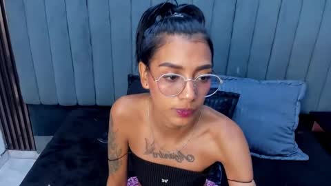 karlaslutskinny__ online show from April 2026 09:52:01 PM