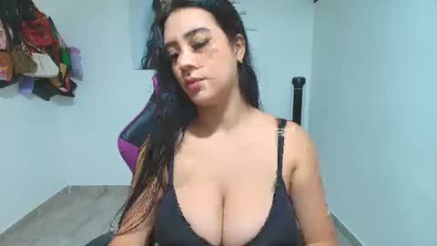 Snapshot of karlee_rouse chatting on March 2026 02:15:02 AM Karlee online show from March 2026 02:15:02 AM