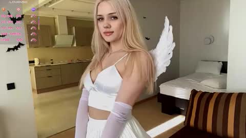 Olivia online show from October 2025 07:08:01 AM