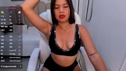 karliie kloss   online show from November 2025 03:50:02 AM