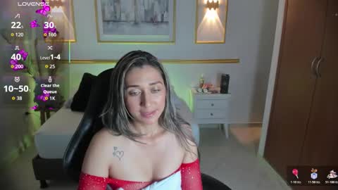 karlyy_ online show from December 2025 07:33:02 PM