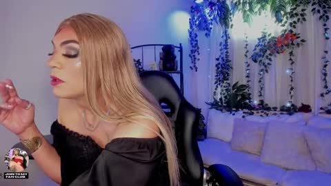 Snapshot of karol_elegance_ chatting on May 2026 01:18:02 PM karol online show from May 2026 01:18:02 PM