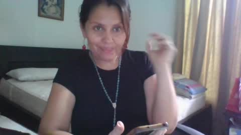 Snapshot of karol_gill chatting on February 2025 07:14:02 PM Karol online show from February 2025 07:14:02 PM
