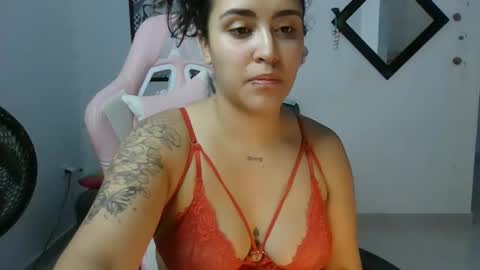 Snapshot of karol_naughty chatting on December 2024 11:06:02 AM online show from December 2024 11:06:02 AM