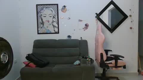 Snapshot of karol_naughty chatting on December 2024 08:44:02 AM online show from December 2024 08:44:02 AM