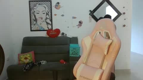 Snapshot of karol_naughty chatting on January 2025 01:21:01 PM online show from January 2025 01:21:01 PM
