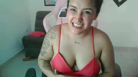 Snapshot of karol_naughty chatting on February 2025 01:08:01 PM online show from February 2025 01:08:01 PM