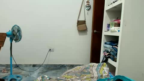 Snapshot of karol_naughty chatting on February 2025 11:06:02 AM online show from February 2025 11:06:02 AM