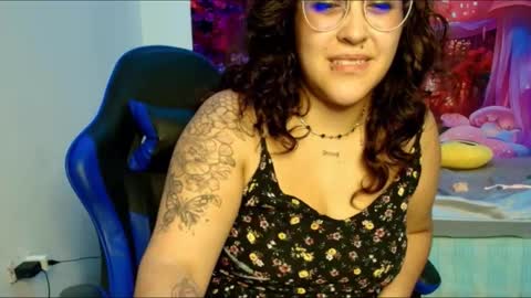 Snapshot of karol_naughty chatting on September 2025 09:51:01 PM online show from September 2025 09:51:01 PM