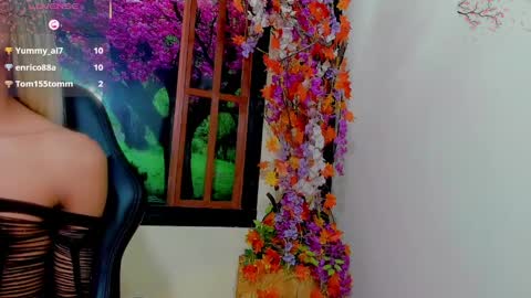 Snapshot of karol_vanessa__ chatting on April 2026 10:31:01 AM karol Vanessa online show from April 2026 10:31:01 AM