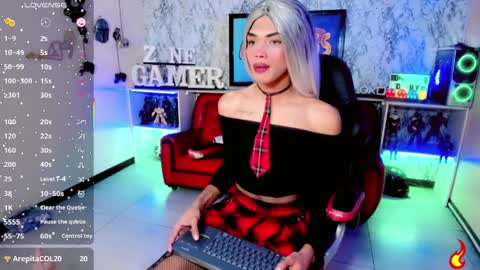 Snapshot of karol_vanessa__ chatting on April 2026 08:07:02 AM karol Vanessa online show from April 2026 08:07:02 AM