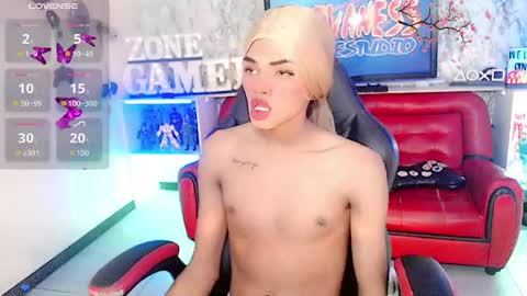 Snapshot of karol_vanessa__ chatting on April 2026 05:30:01 PM karol Vanessa online show from April 2026 05:30:01 PM